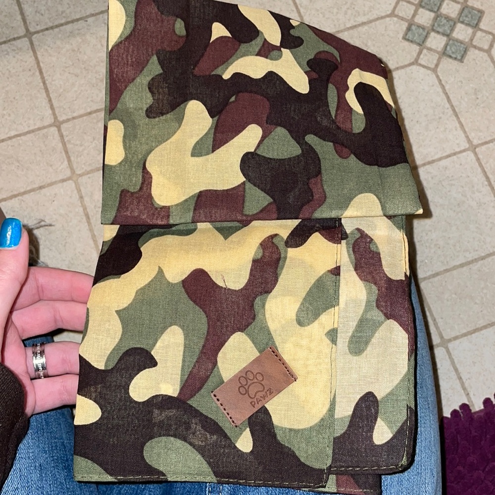 Pawz camo bandana
